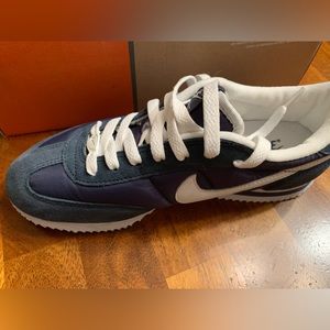 Never worn nylon Nike retro sneakers